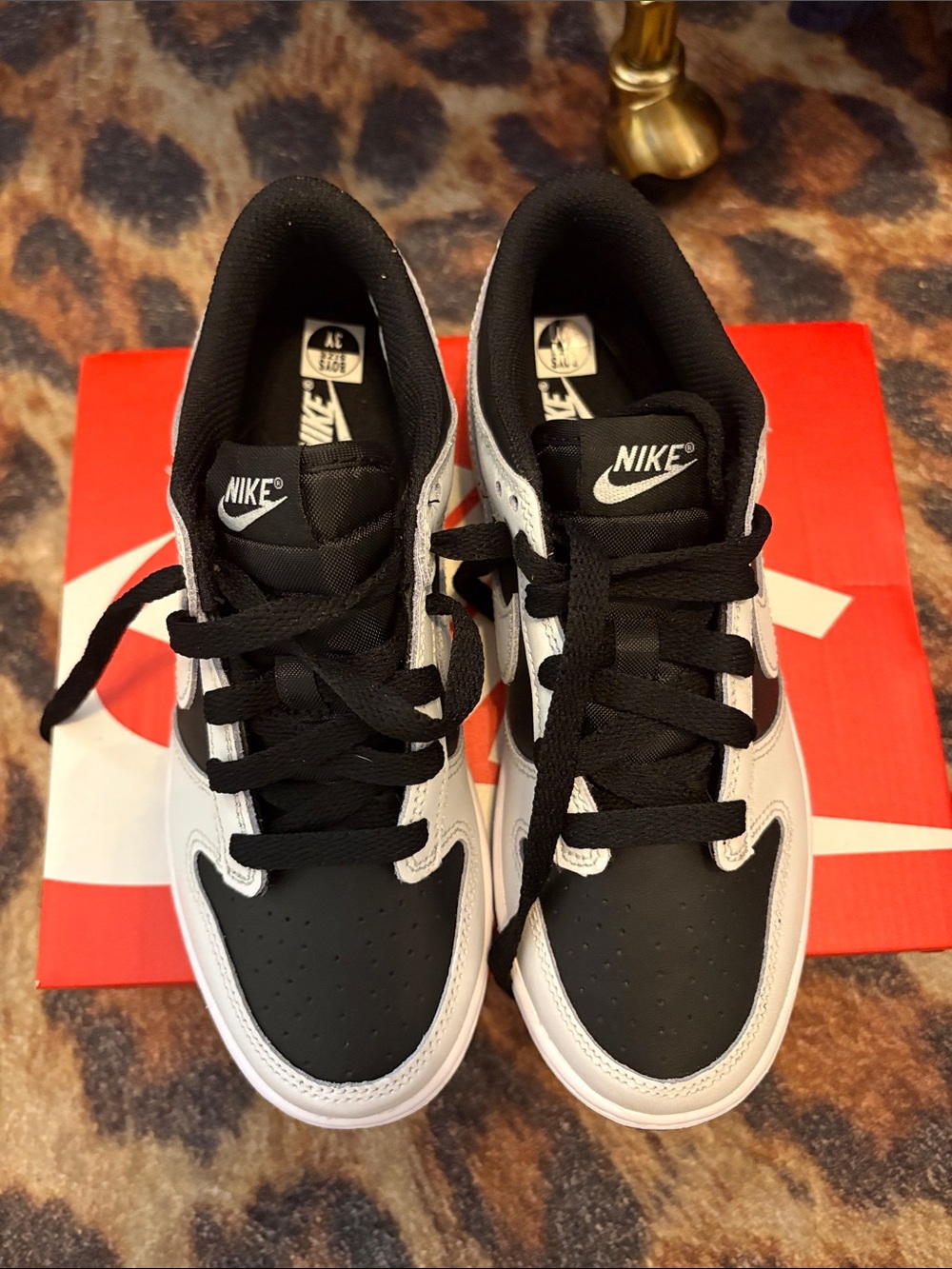 Nike Kids dunk low black/platinum. New in box - Picture 2 of 5